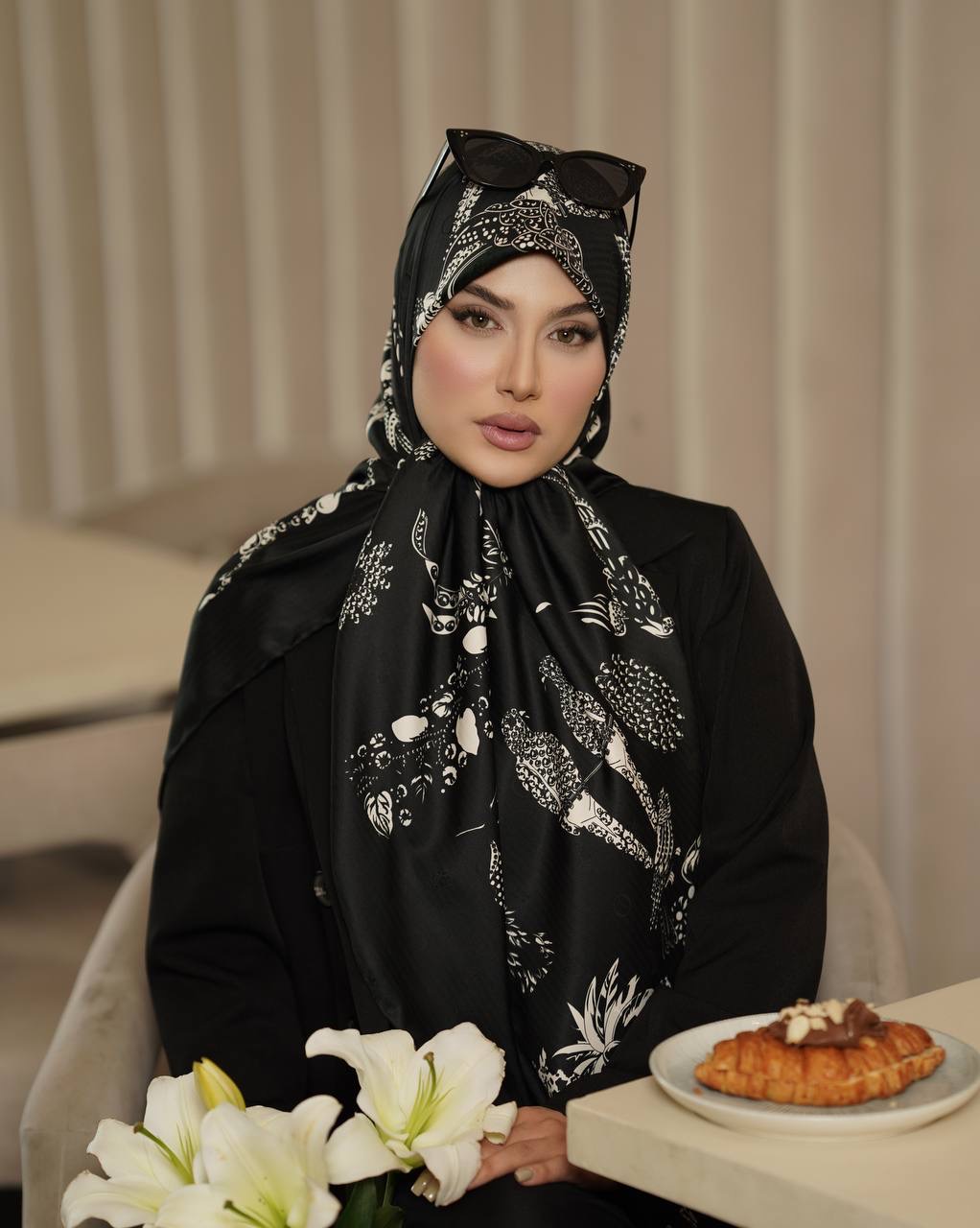 ابریشم ژاکارد مشکی سفید